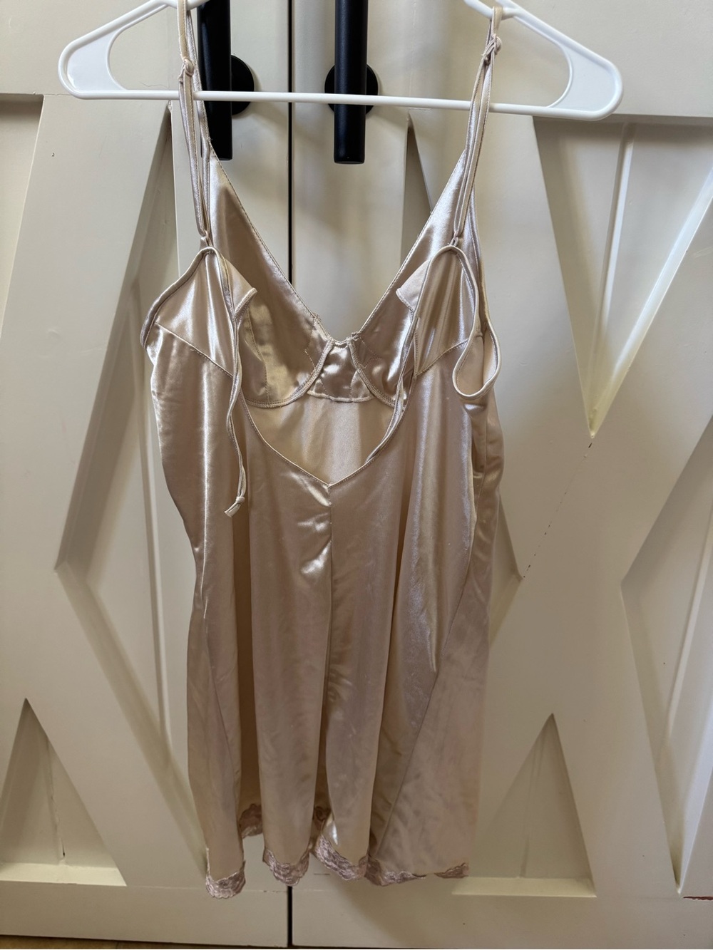 Satin Slip - Picture 2 of 3